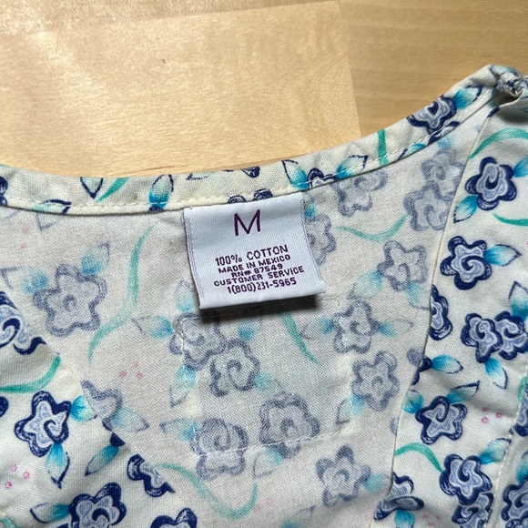 S.C.R.U.B.S. White & Blue Flower Patterned Scrub Top - Picture 5 of 5